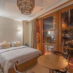 **** Hotel Palm Boutique Georgia