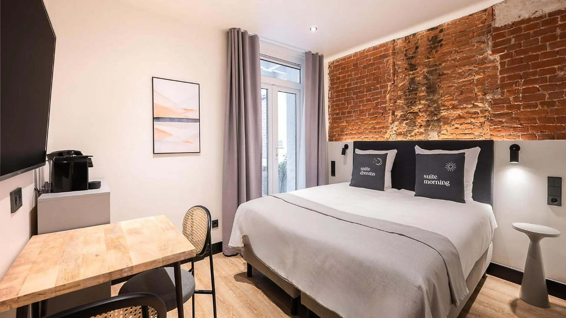 Limehome Amsterdam Leidsekruisstraat Hotel