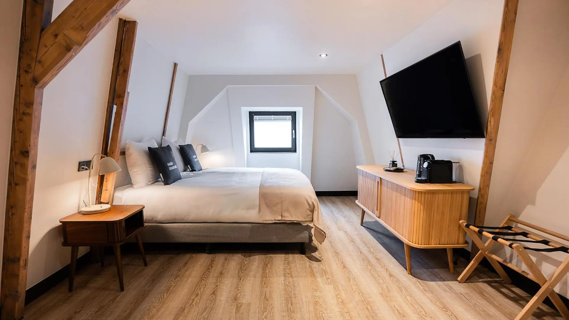 Limehome Amsterdam Leidsekruisstraat Hotel